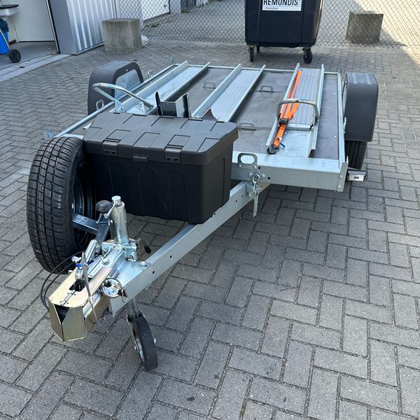 Motoraanhanger-huren