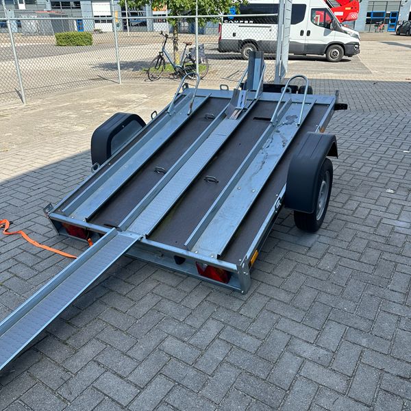 Motoraanhanger-huren